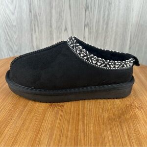 Children’s Black Suede Slip-On Shoes with Patterned Trim (SIMMON-IIM)